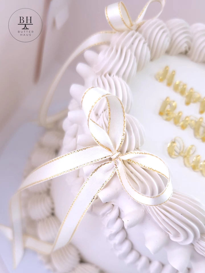 Vintage White &amp; Gold Birthday Cake