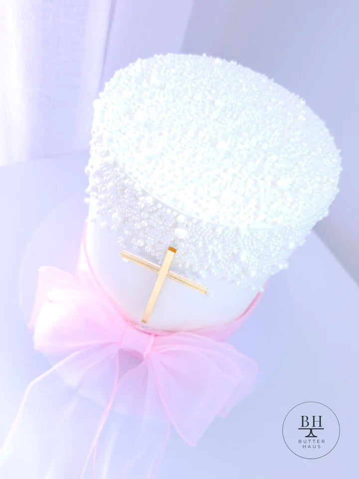 Bows and Pearls Cake
