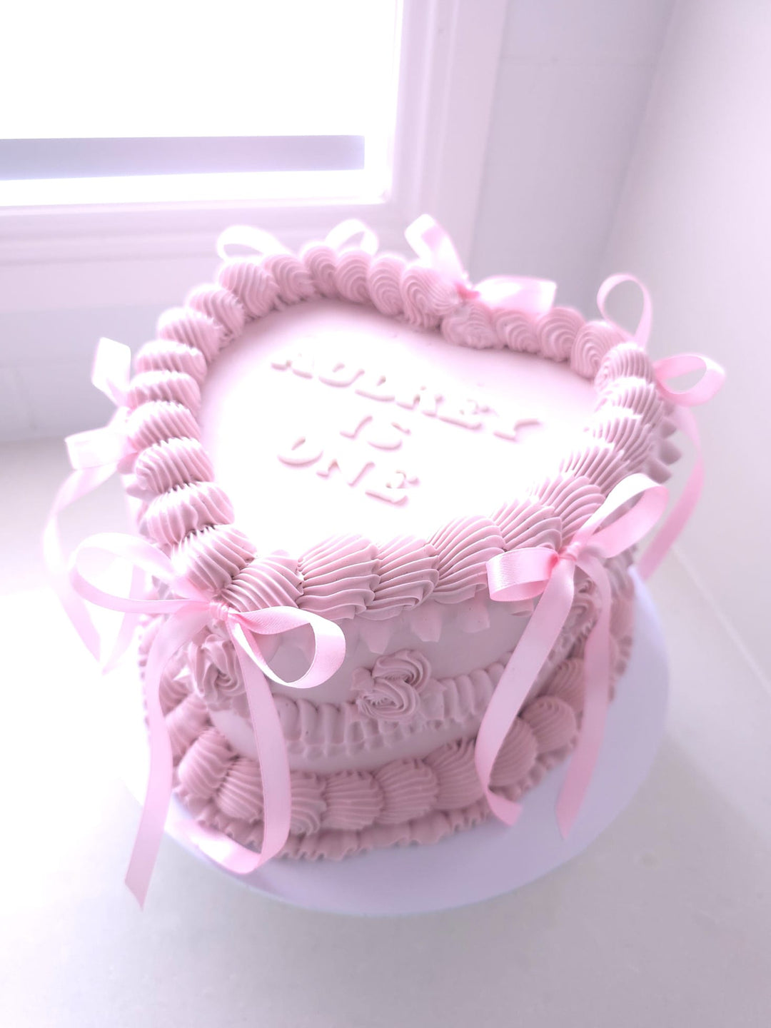 Lambeth Heart Cake finished in a contrasting colour palette