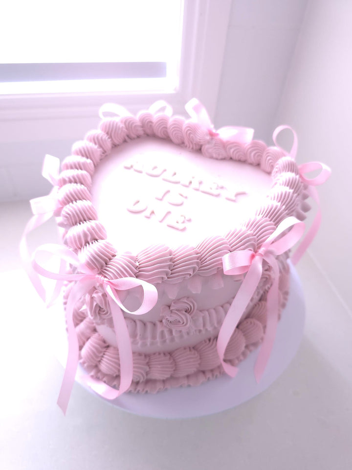 Lambeth Heart Cake finished in a contrasting colour palette